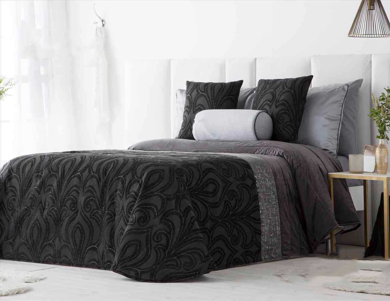 Spanish Velvet Comforter Set Super King Black 10 Pcs Casaluna — box contents