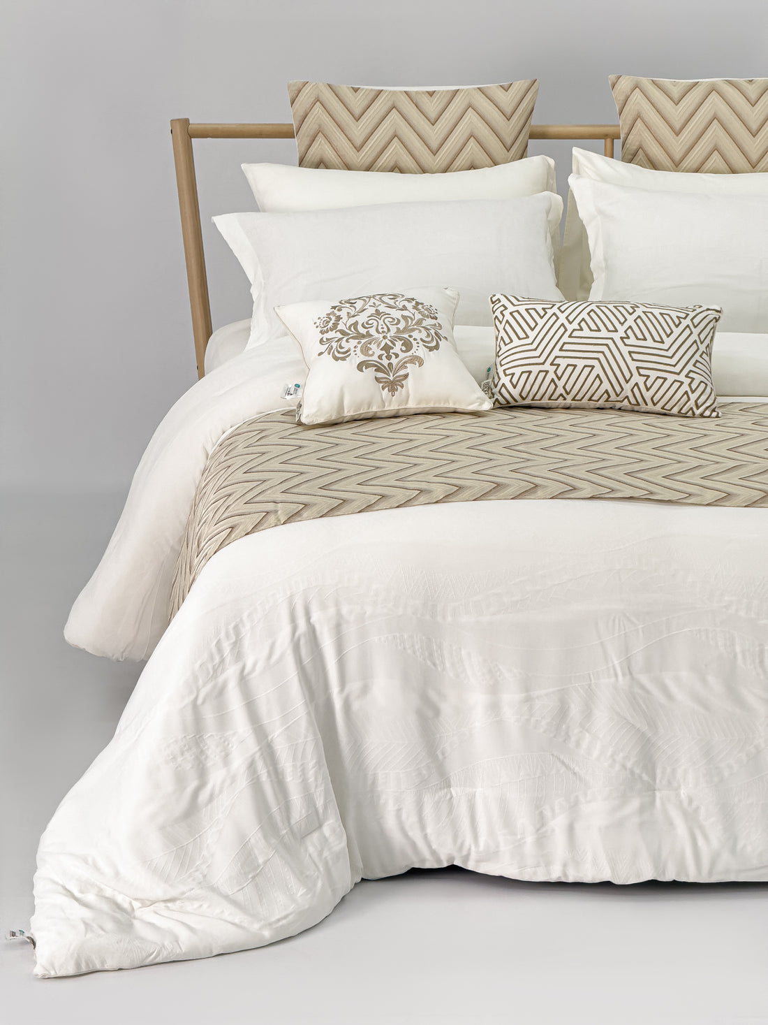 Western Jacquard Microfiber Comforter