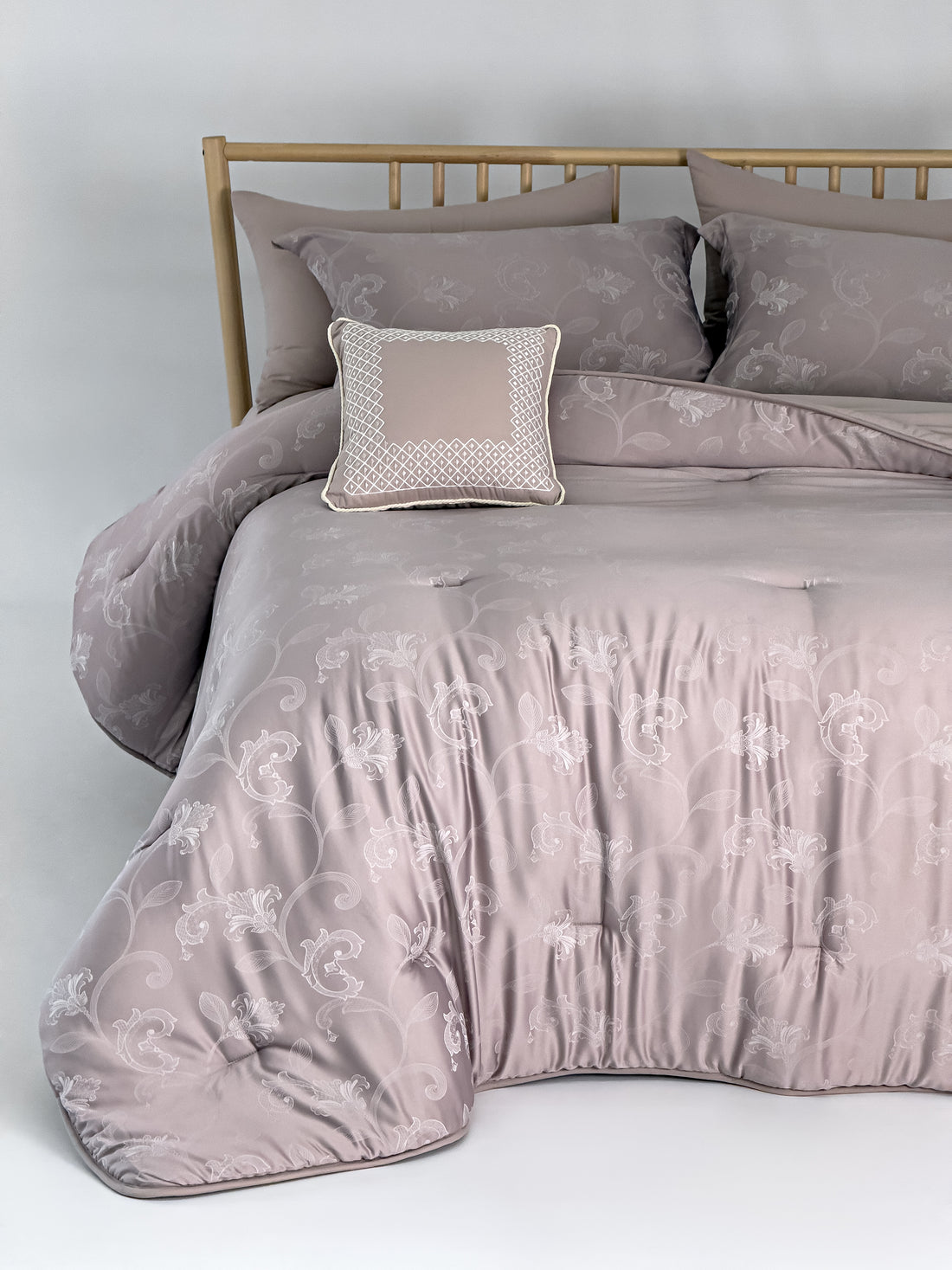 Maria Jacquard comforter set