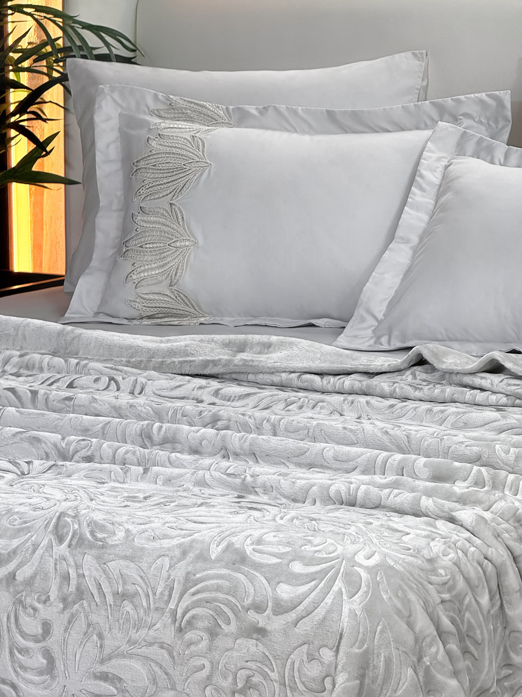 Isabella Double Fur Lace Blanket 7 Pieces set