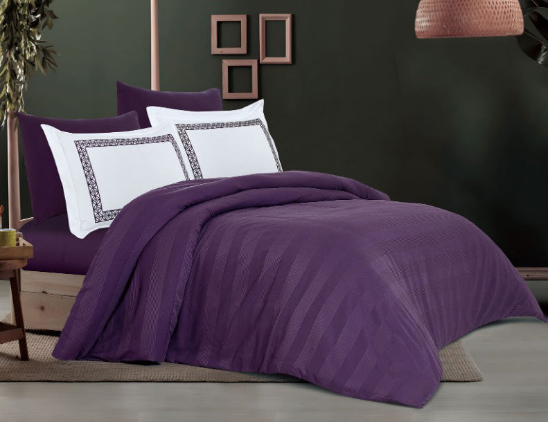 Regency Duvet Cover Set Purple — box contents