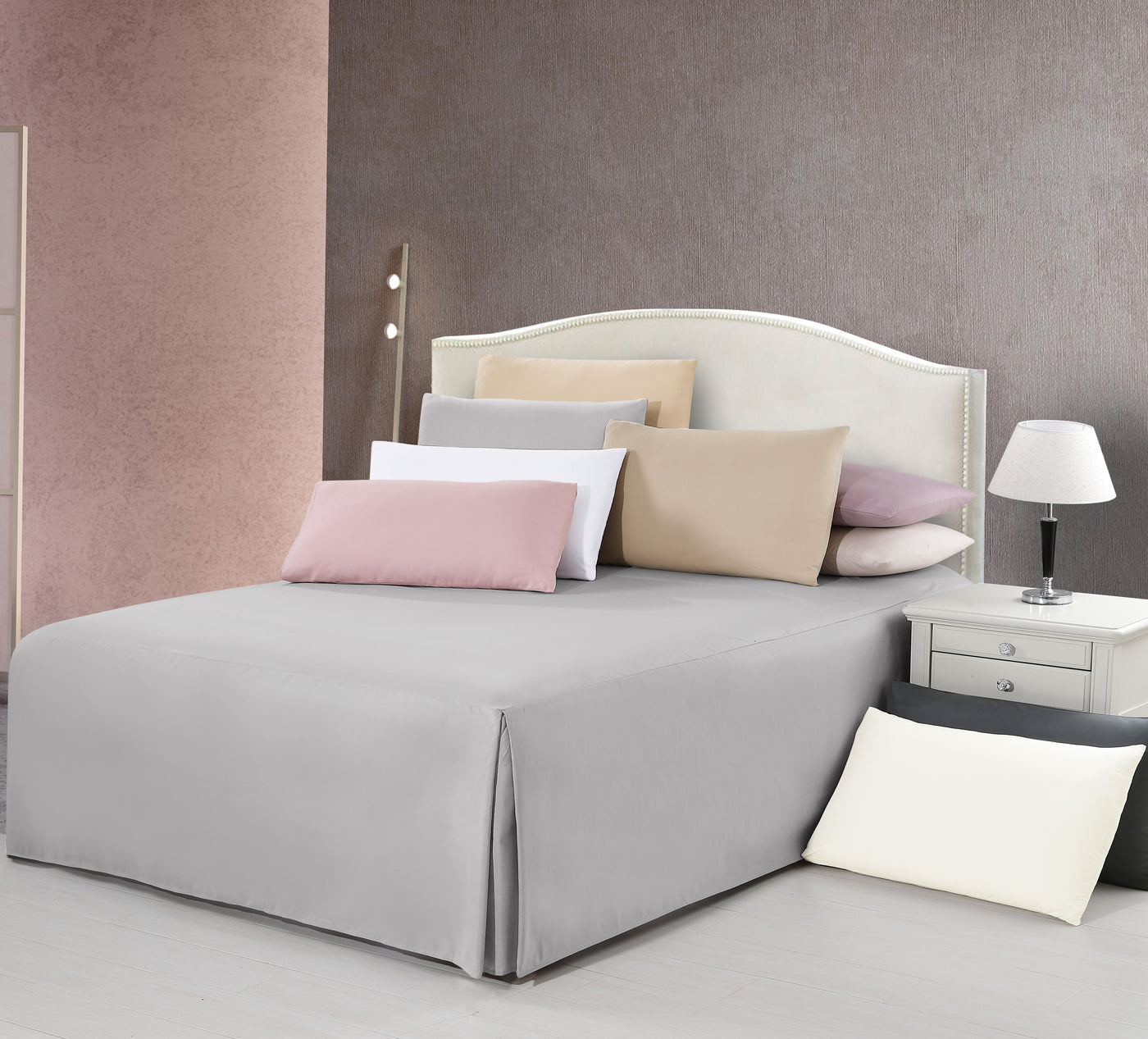 طقم شرشف تنورة سادة — box contents