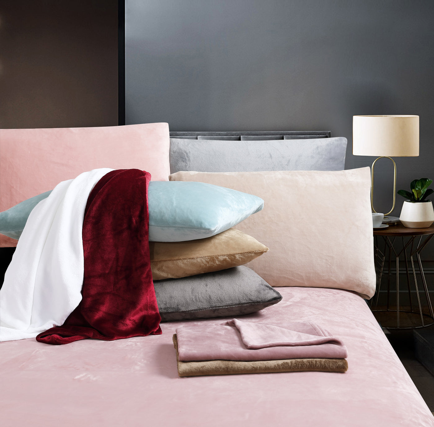 Dafa Blanket Pillow Case Set 2pcs — box contents