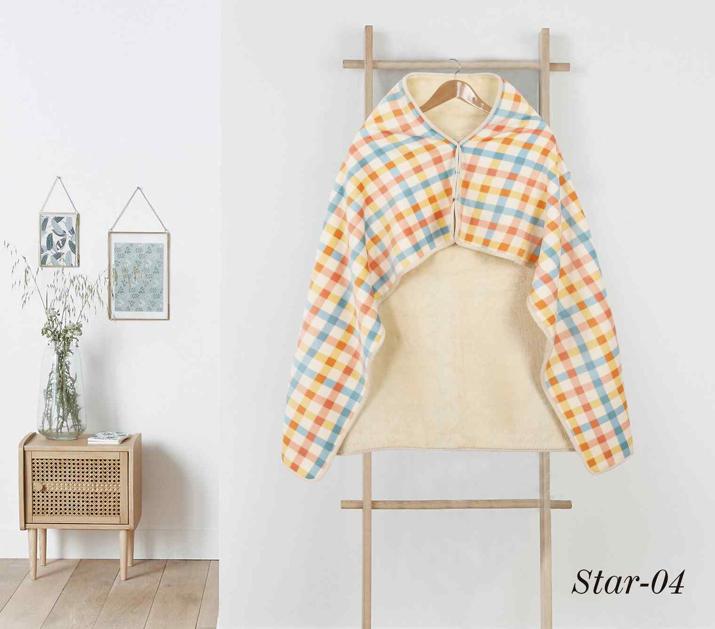 Star Velvet Fur Scarf Yellow Casaluna — box contents