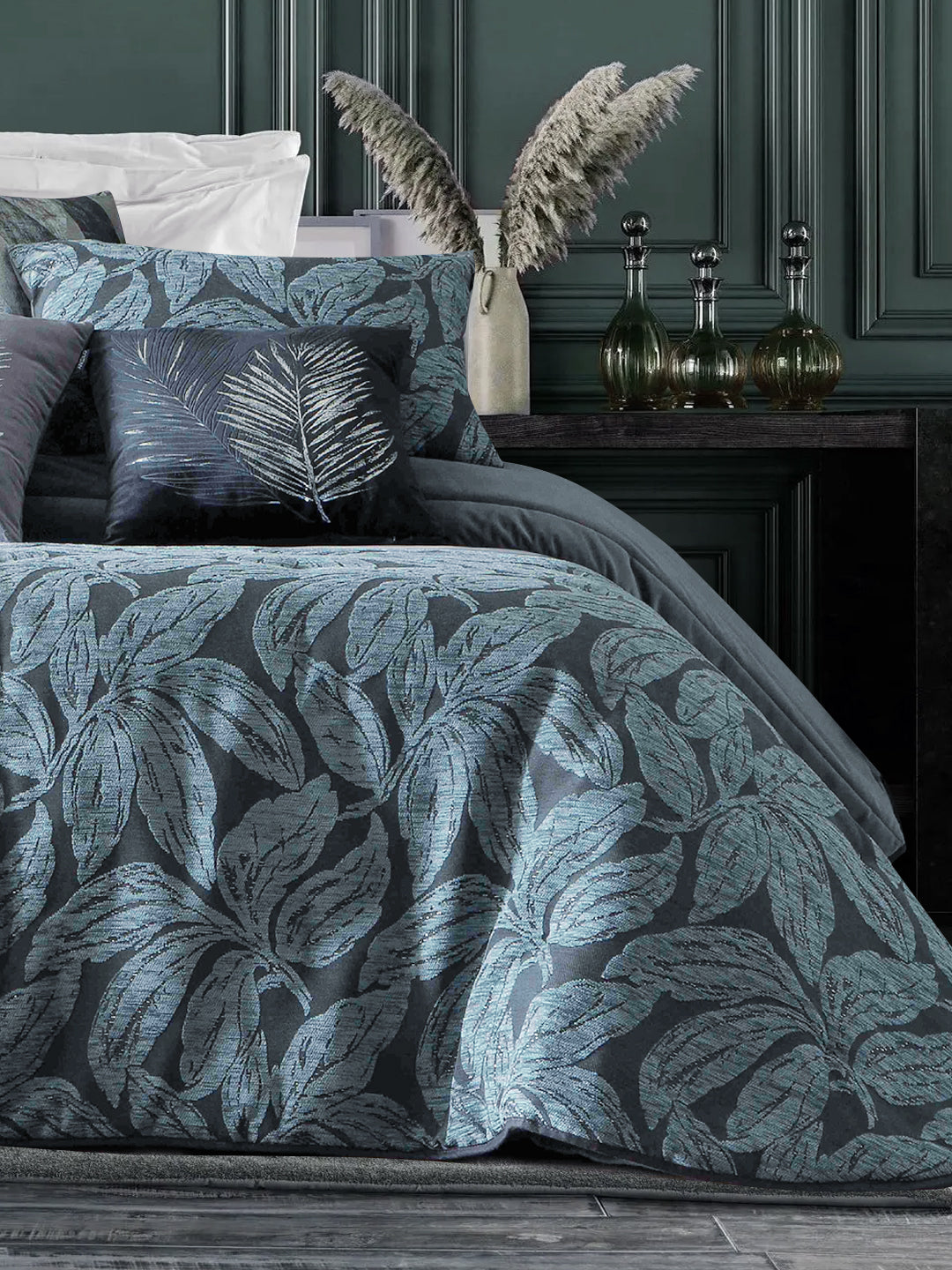 Spanish Box Jacquard with Cotton Comforter 7 Pcs